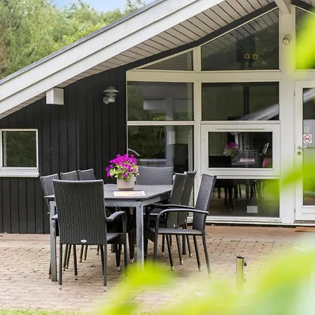 Holiday home 4 Bedroom Cozy In *