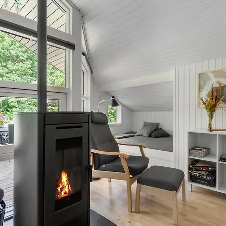 4 Bedroom Cozy In * Ansager