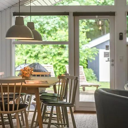 4 Bedroom Cozy In Nyaraló Ansager