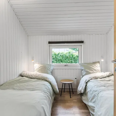 4 Bedroom Cozy In
