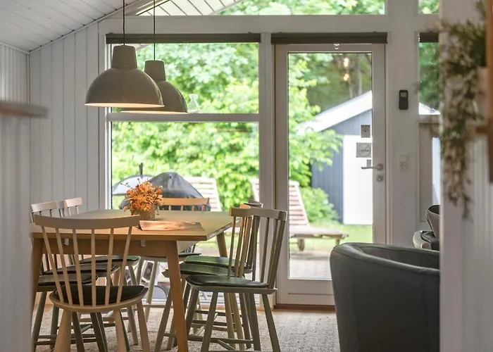 4 Bedroom Cozy In Prázdninový dům Ansager