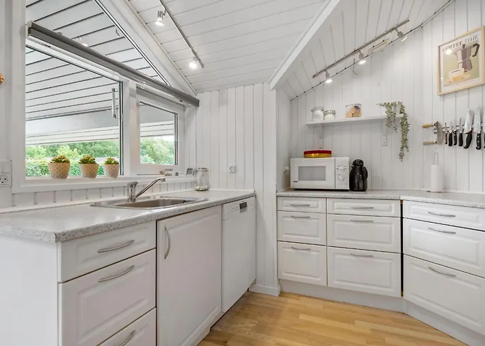 4 Bedroom Cozy In * Ansager