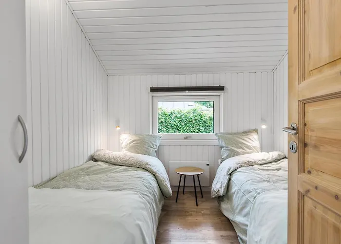 4 Bedroom Cozy In
