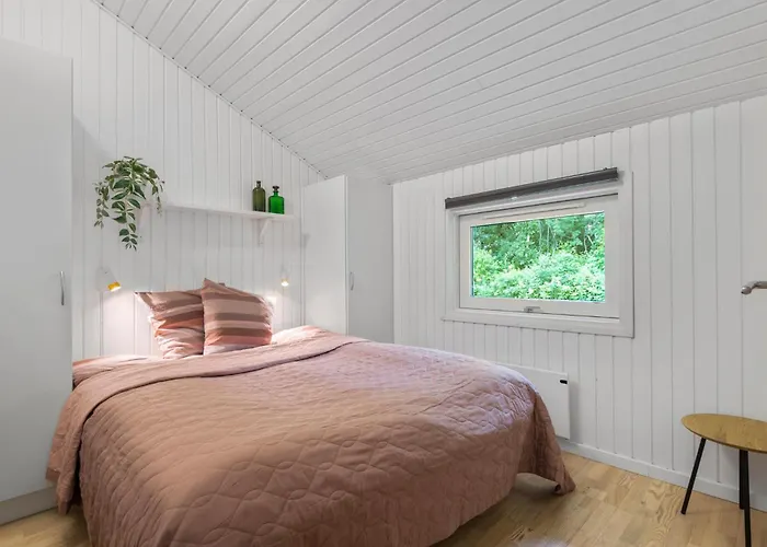 4 Bedroom Cozy In Prázdninový dům